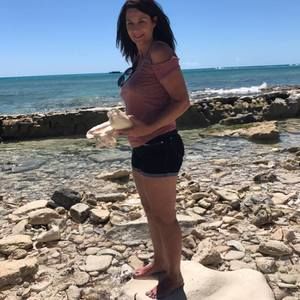 Meet your Posher, Delia